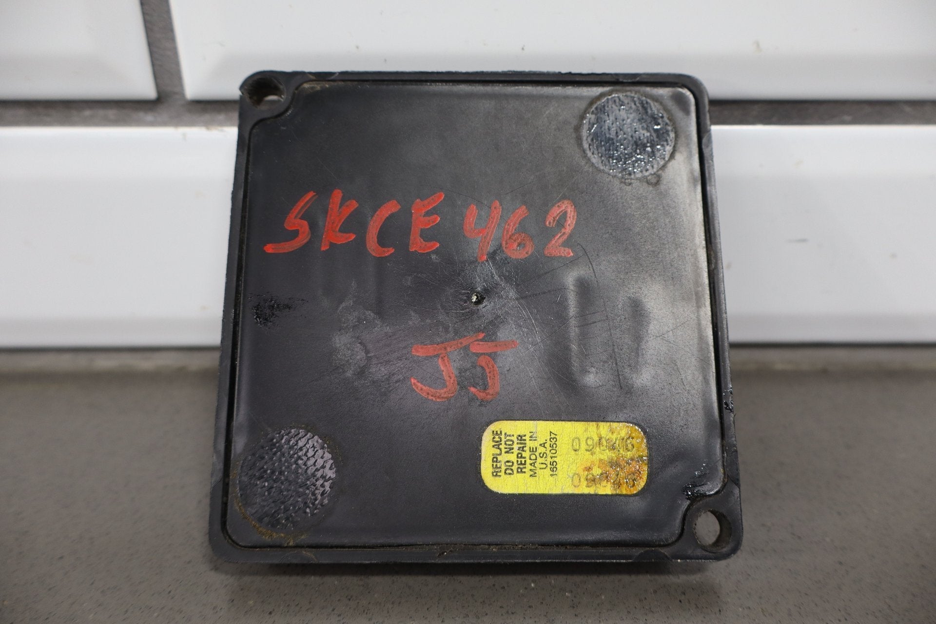 84-04 Chevrolet Corvette C4/ C5 98-02 Firebird Headlight Control Module {Part Number}
