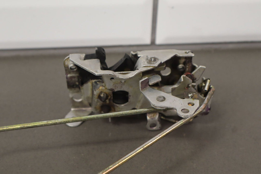 84 - 96 C4 Corvette Left Driver Door Latch W/Rods Tested