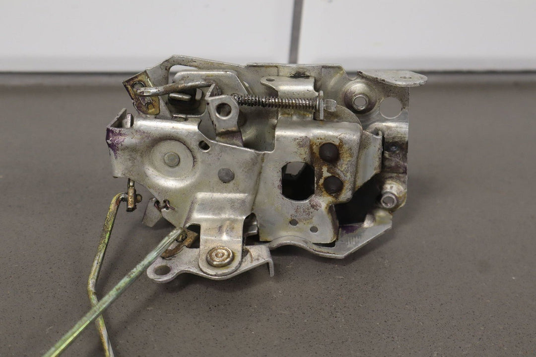 84 - 96 C4 Corvette Left Driver Door Latch W/Rods Tested