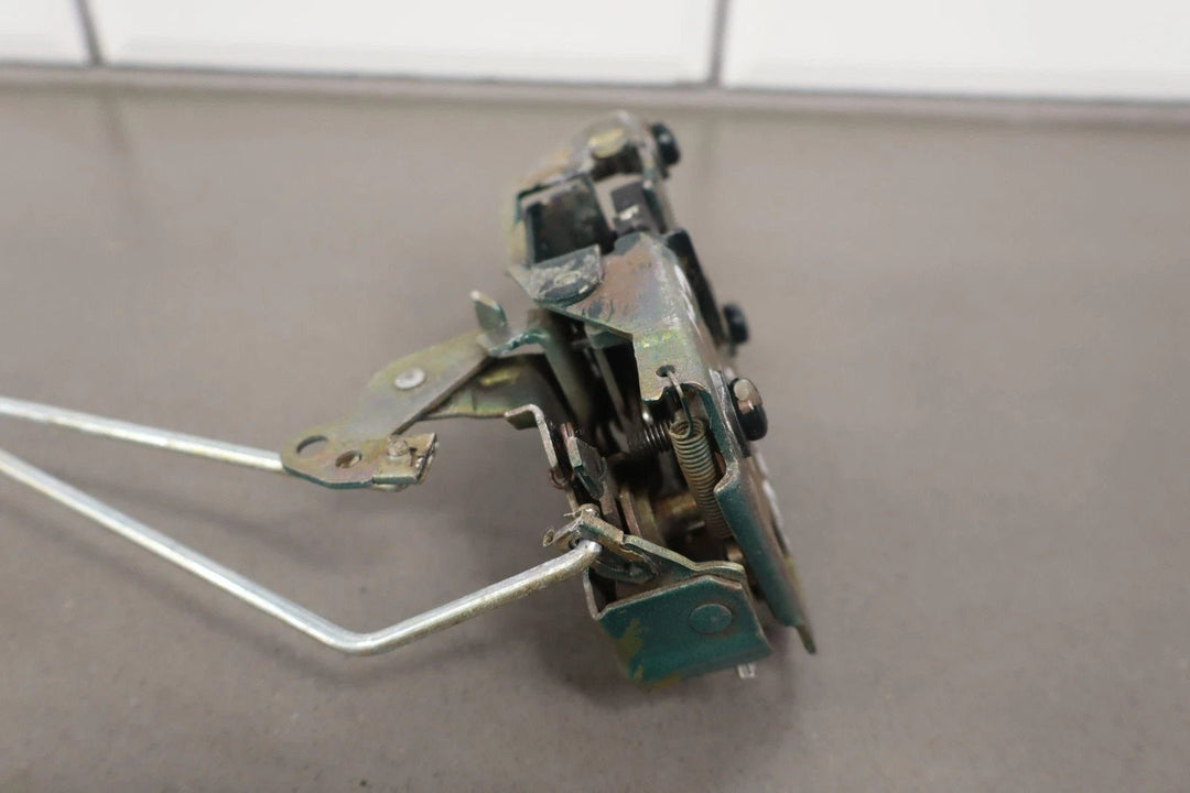 84 - 96 C4 Corvette Left Driver Door Latch W/Rods Tested