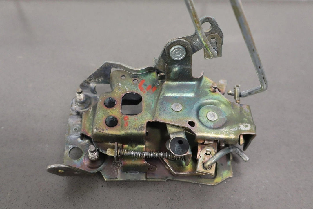 84 - 96 C4 Corvette Left Driver Door Latch W/Rods Tested