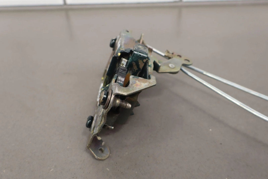 84 - 96 C4 Corvette Left Driver Door Latch W/Rods Tested