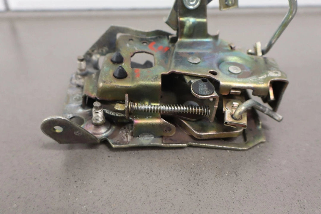 84 - 96 C4 Corvette Left Driver Door Latch W/Rods Tested
