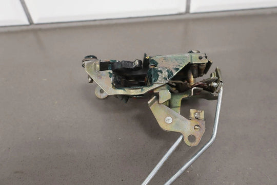 84 - 96 C4 Corvette Left Driver Door Latch W/Rods Tested