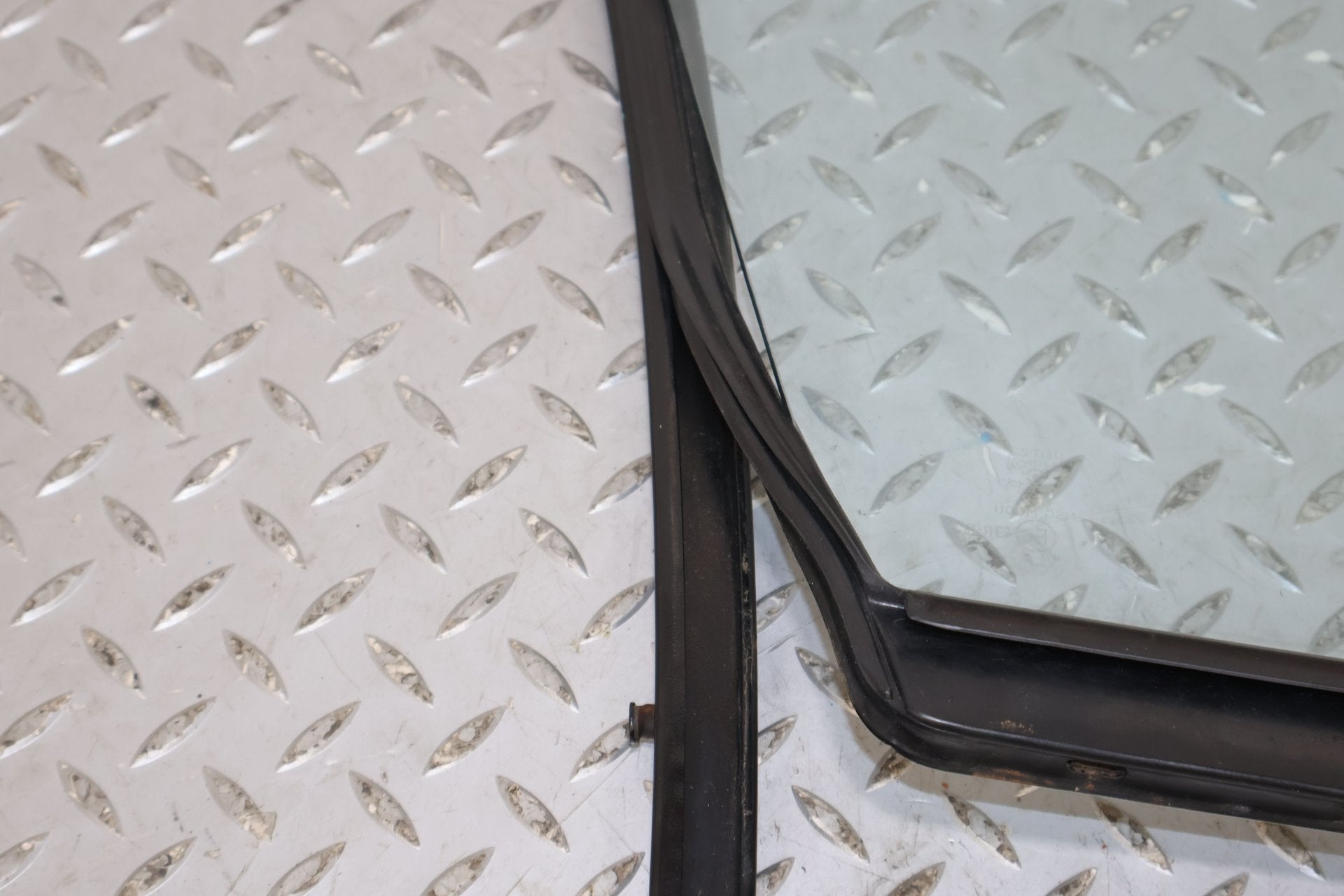 86-91 Mazda RX7 FC Convertible Front Left LH Door Vent Window Glass W/Trim