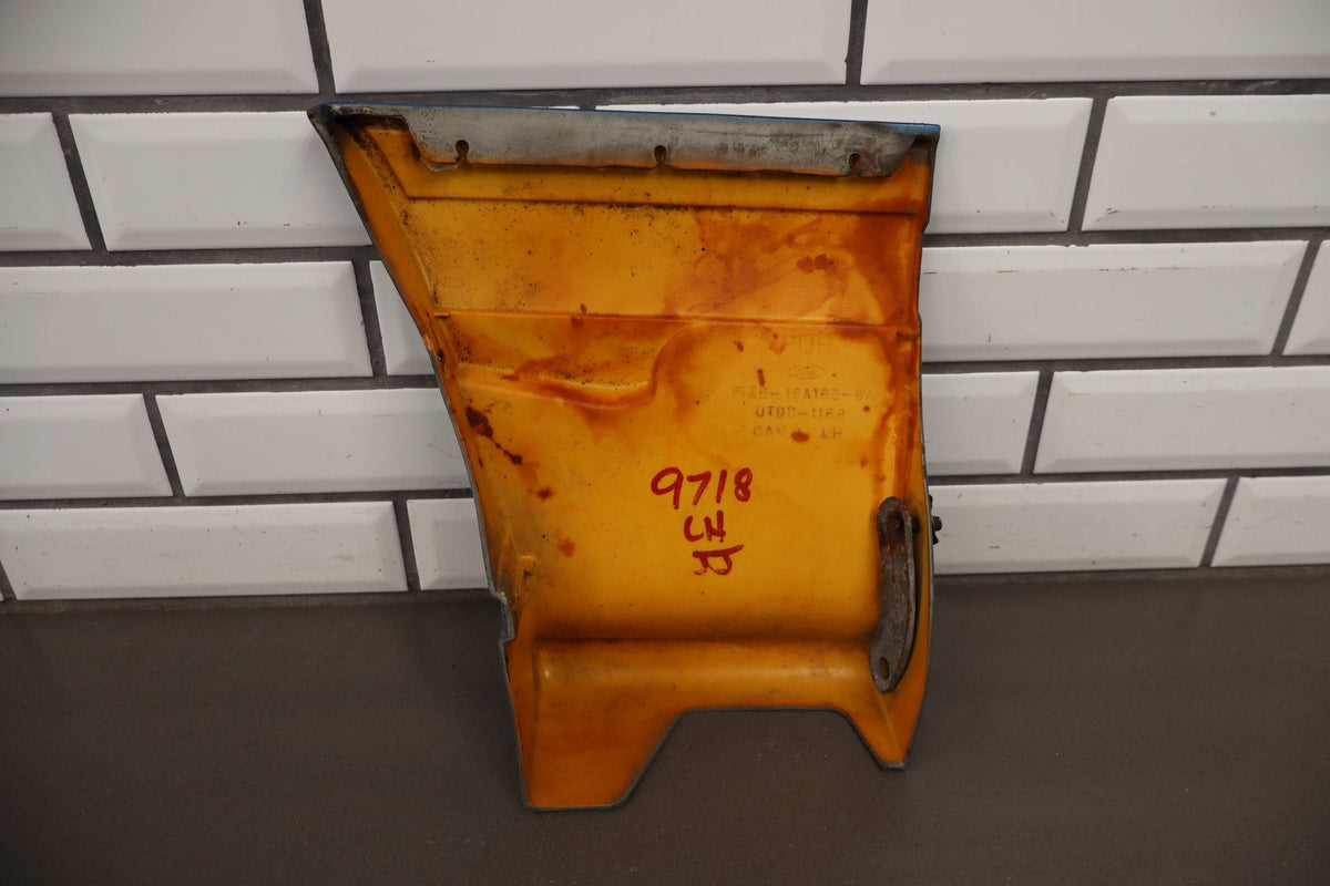 87-90 Ford Mustang GT (Fox) LH Front Fender Molding