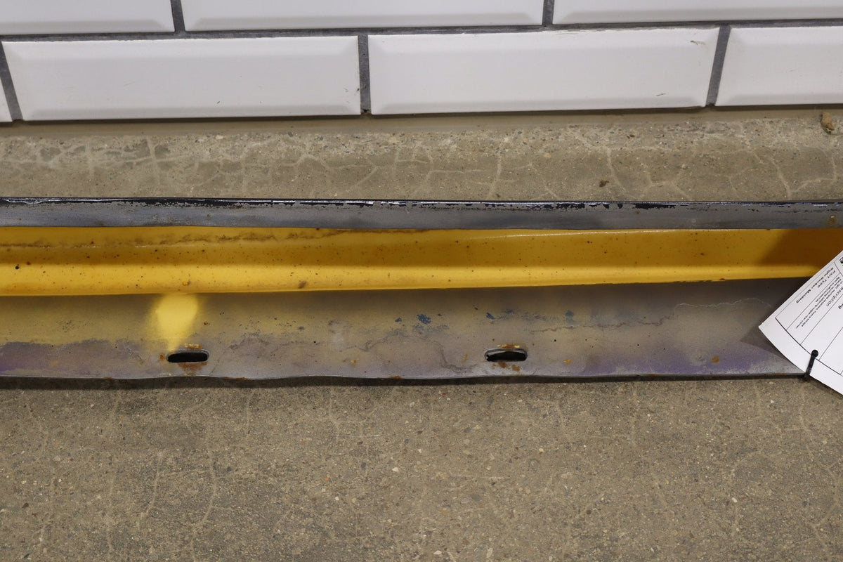 87-93 Ford Mustang GT (Fox) RH Rocker Molding (Scrape)