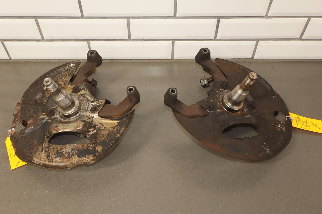 87 - 93 Ford Mustang V8 Pair of Front Spindles W/Dust Shields