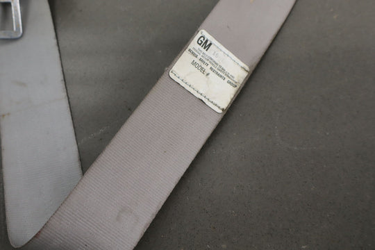 88 - 94 Chevy C/K Truck GMT400 Extended Cab Left Rear Seat Belt Gray 13i