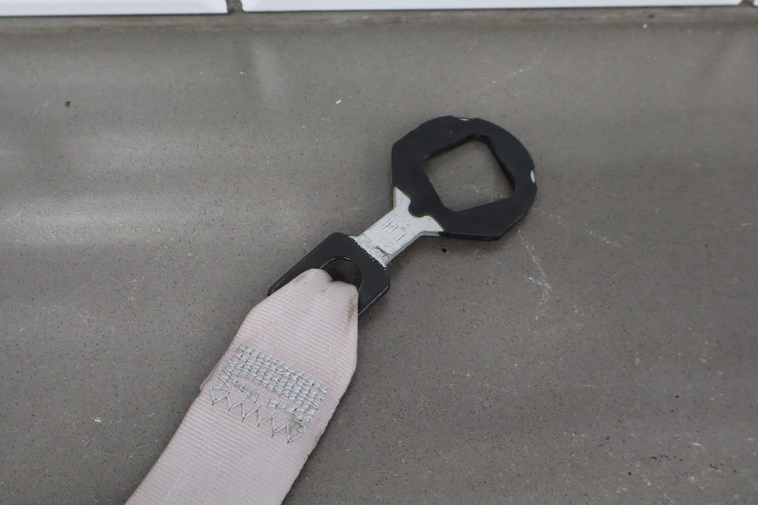 88 - 94 Chevy C/K Truck GMT400 Extended Cab Left Rear Seat Belt Gray 13i