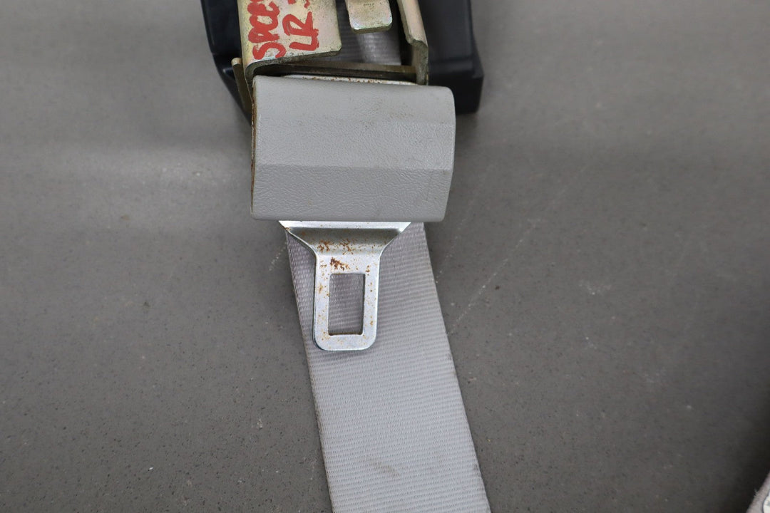 88 - 94 Chevy C/K Truck GMT400 Extended Cab Left Rear Seat Belt Gray 13i