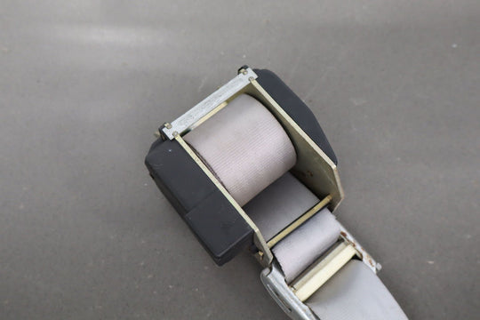 88 - 94 Chevy C/K Truck GMT400 Extended Cab Left Rear Seat Belt Gray 13i
