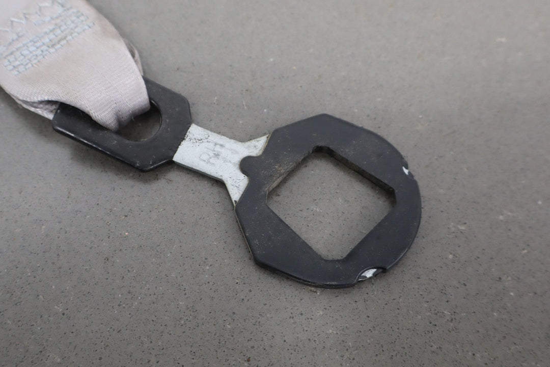 88 - 94 Chevy C/K Truck GMT400 Extended Cab Right Rear Seat Belt Gray 13i