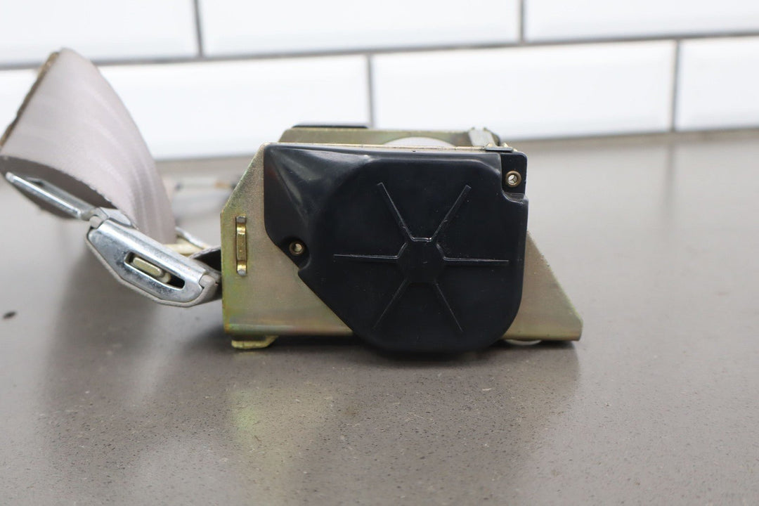 88 - 94 Chevy C/K Truck GMT400 Extended Cab Right Rear Seat Belt Gray 13i