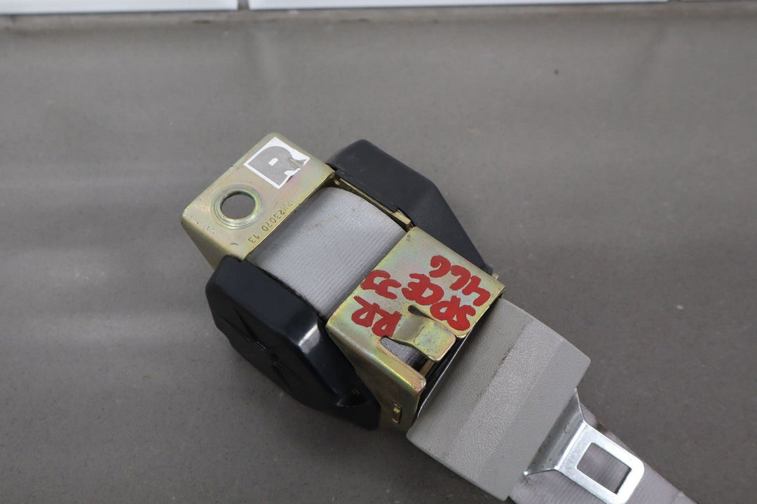 88 - 94 Chevy C/K Truck GMT400 Extended Cab Right Rear Seat Belt Gray 13i