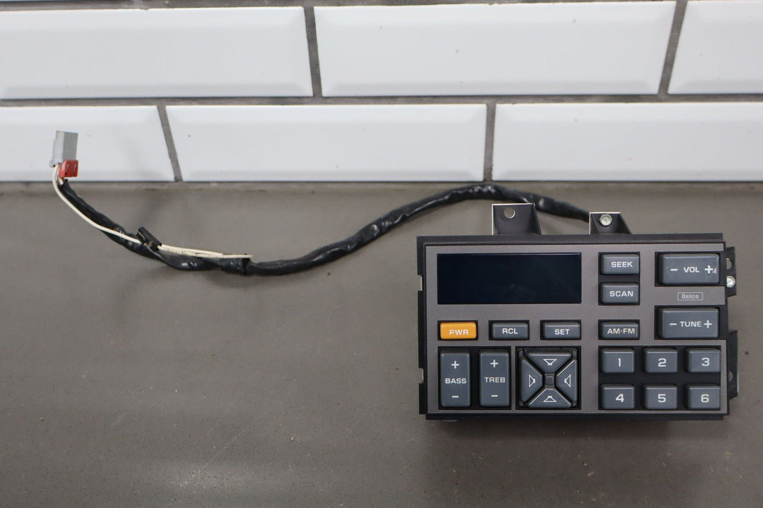 88 - 94 Chevy C/K Truck GMT400 Factory Radio Tape Player Equilizer Tested OEM