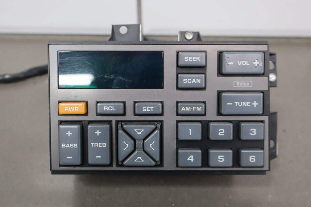 88 - 94 Chevy C/K Truck GMT400 Factory Radio Tape Player Equilizer Tested OEM
