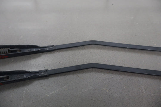 88 - 94 Chevy C/K Truck GMT400 OBS OEM Windshield Wiper Arms Pair Left/Right