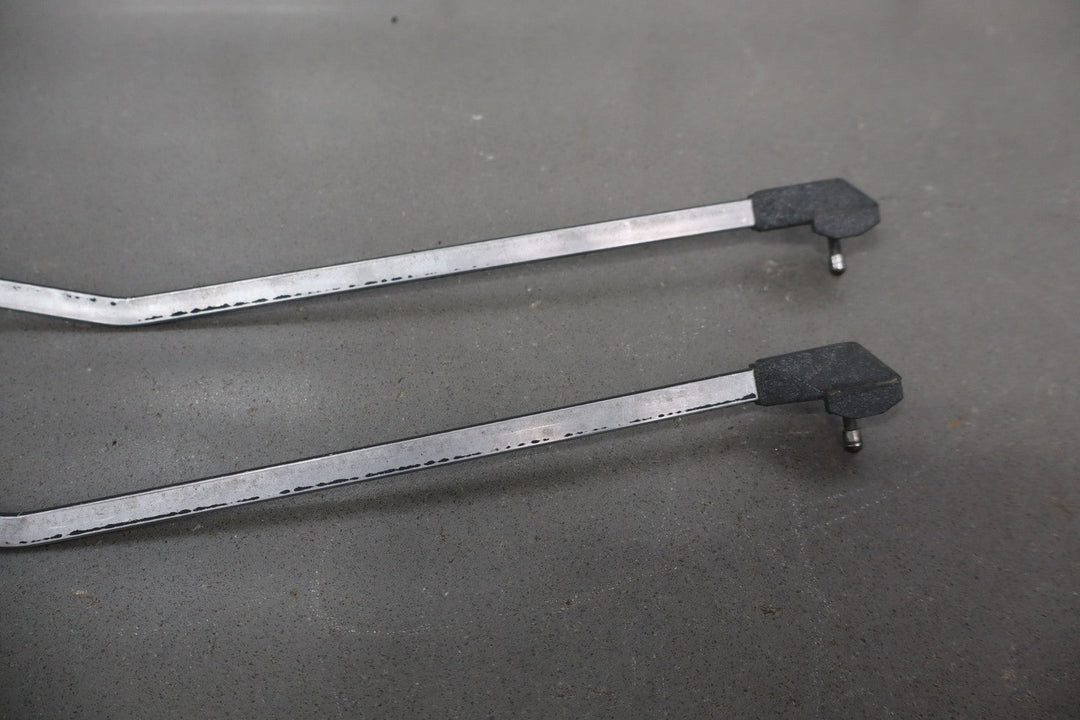 88 - 94 Chevy C/K Truck GMT400 OBS OEM Windshield Wiper Arms Pair Left/Right