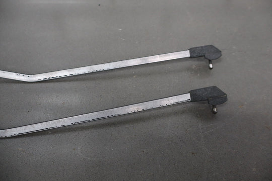 88 - 94 Chevy C/K Truck GMT400 OBS OEM Windshield Wiper Arms Pair Left/Right