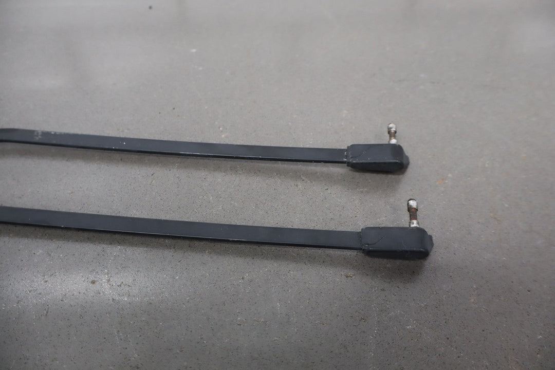 88 - 94 Chevy C/K Truck GMT400 OBS OEM Windshield Wiper Arms Pair Left/Right