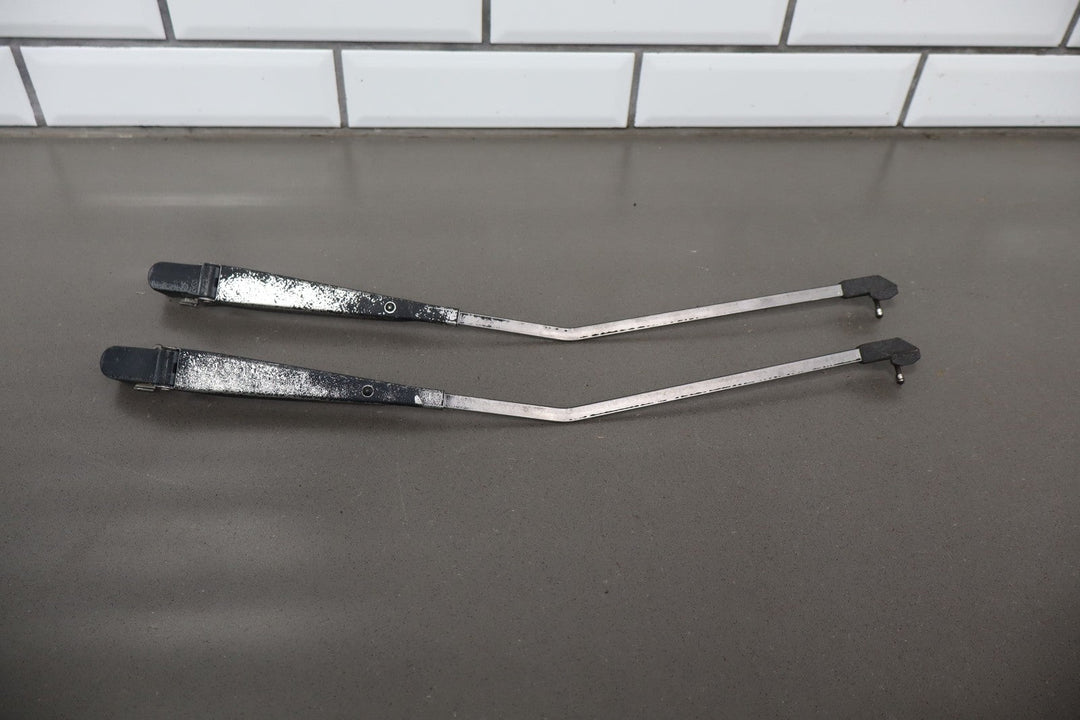 88 - 94 Chevy C/K Truck GMT400 OBS OEM Windshield Wiper Arms Pair Left/Right