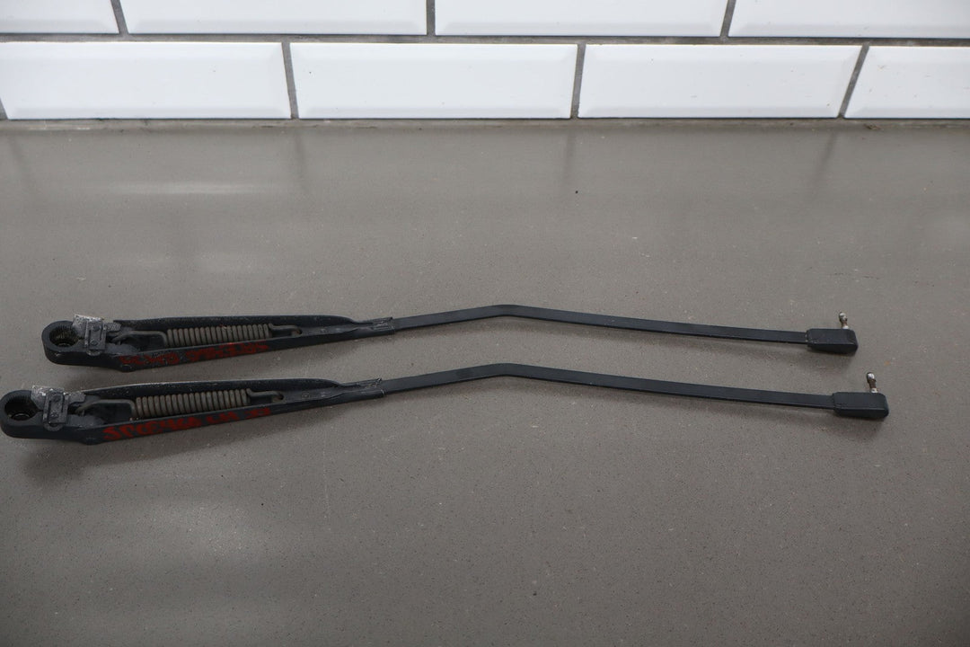 88 - 94 Chevy C/K Truck GMT400 OBS OEM Windshield Wiper Arms Pair Left/Right
