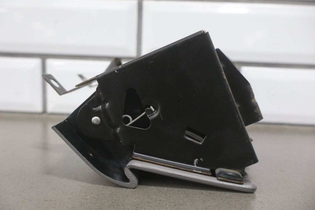 88 - 94 Chevy C/K Truck GMT400 OEM Ashtray Assembly Grey