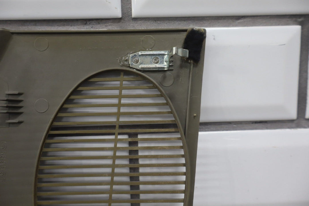 88 - 94 Chevy GMC C/K Truck GMT400 Dash Speaker Grills Left/Right Pair