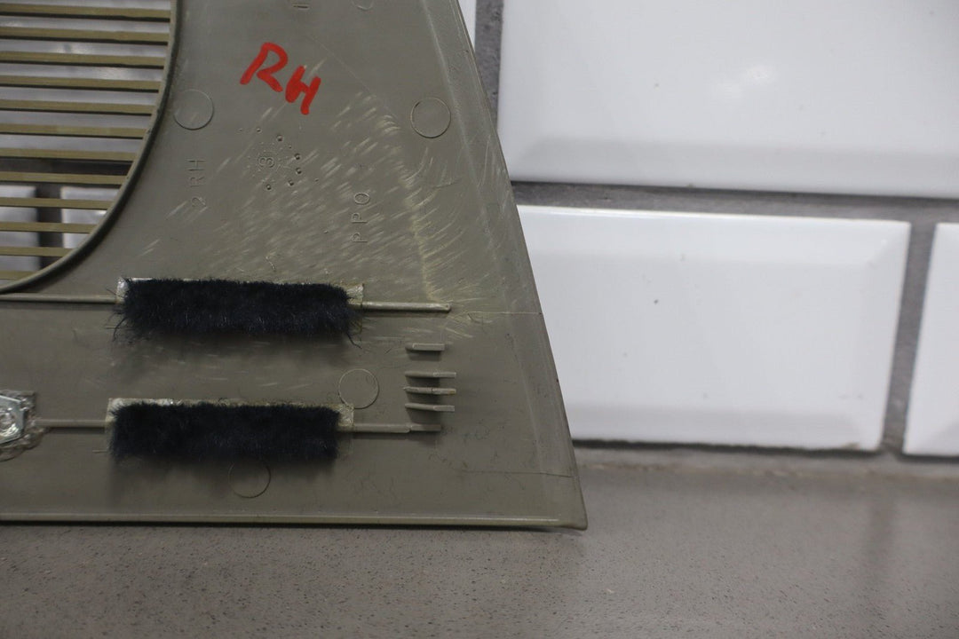 88 - 94 Chevy GMC C/K Truck GMT400 Dash Speaker Grills Left/Right Pair