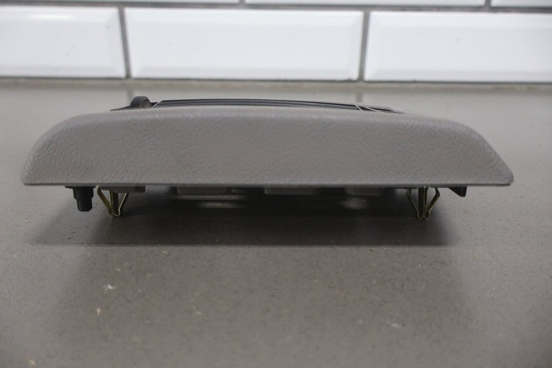 88 - 94 Chevy GMC C/K Truck GMT400 Right RH Dash Vent Gray OEM