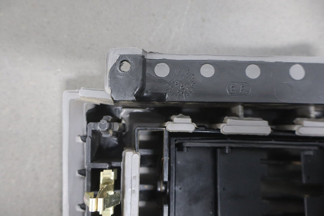 88 - 94 Chevy GMC C/K Truck GMT400 Right RH Dash Vent Gray OEM