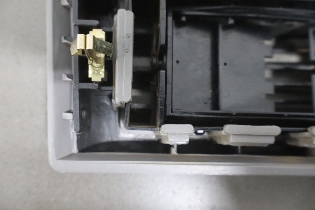 88 - 94 Chevy GMC C/K Truck GMT400 Right RH Dash Vent Gray OEM