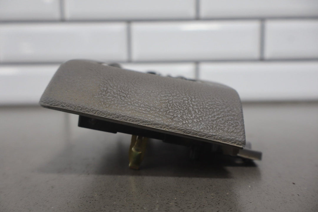 88 - 94 Chevy GMC C/K Truck GMT400 Right RH Dash Vent Gray OEM