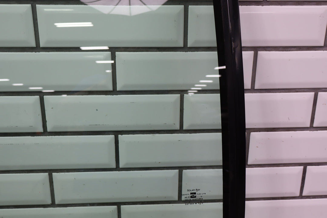 88 - 98 Chevy C/K Truck GMT400 Driver Left LH Door Glass/Window OEM