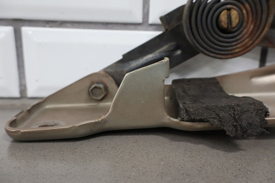 88 - 98 Chevy C/K Truck GMT400 OBS OEM Hood Hinges Left/Right (Light Autumnwood)