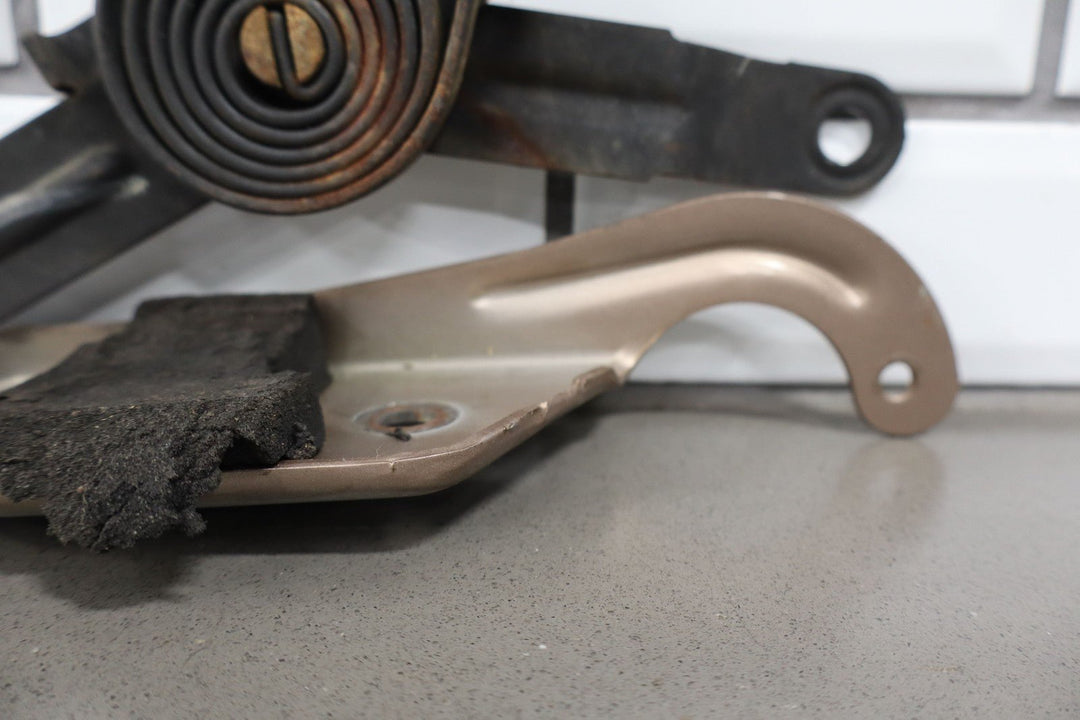 88 - 98 Chevy C/K Truck GMT400 OBS OEM Hood Hinges Left/Right (Light Autumnwood)