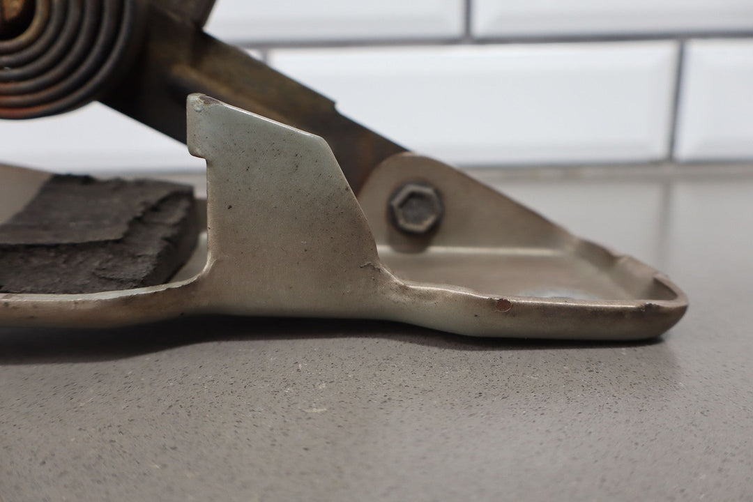 88 - 98 Chevy C/K Truck GMT400 OBS OEM Hood Hinges Left/Right (Light Autumnwood)