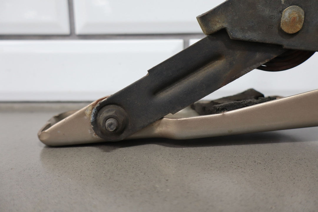 88 - 98 Chevy C/K Truck GMT400 OBS OEM Hood Hinges Left/Right (Light Autumnwood)