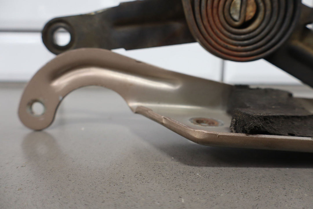 88 - 98 Chevy C/K Truck GMT400 OBS OEM Hood Hinges Left/Right (Light Autumnwood)