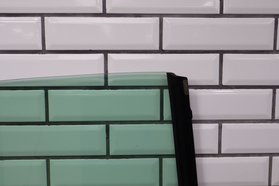 88 - 98 Chevy C/K Truck GMT400 Passenger Right RH Door Glass/Window OEM