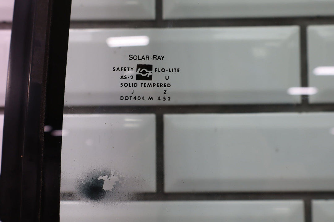 88 - 98 Chevy C/K Truck GMT400 Passenger Right RH Door Glass/Window OEM