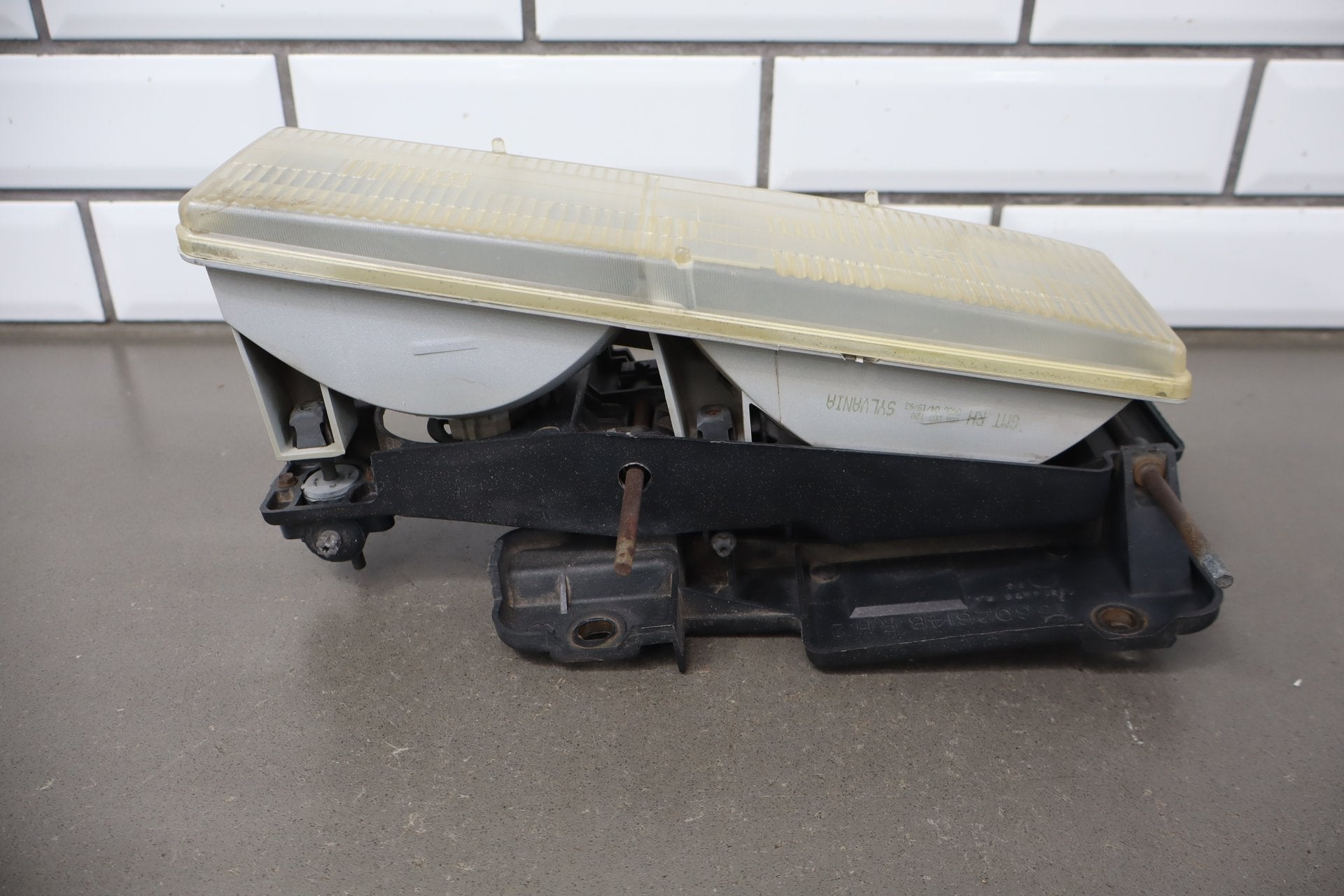 88-98 Chevy C/K Truck SUV GMT400 OEM Headlights Pair Left/ Right