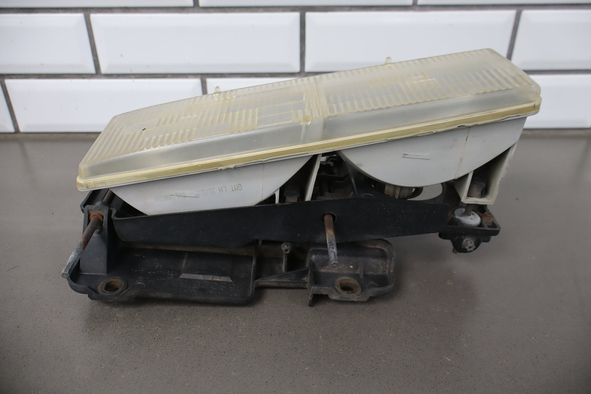 88-98 Chevy C/K Truck SUV GMT400 OEM Headlights Pair Left/ Right