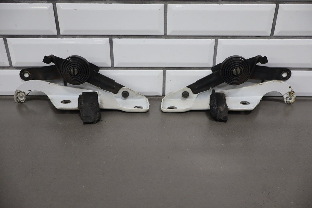 88 - 98 Chevy C/K Truck SUV OBS GMT400 Hood Hinges Left/Right White