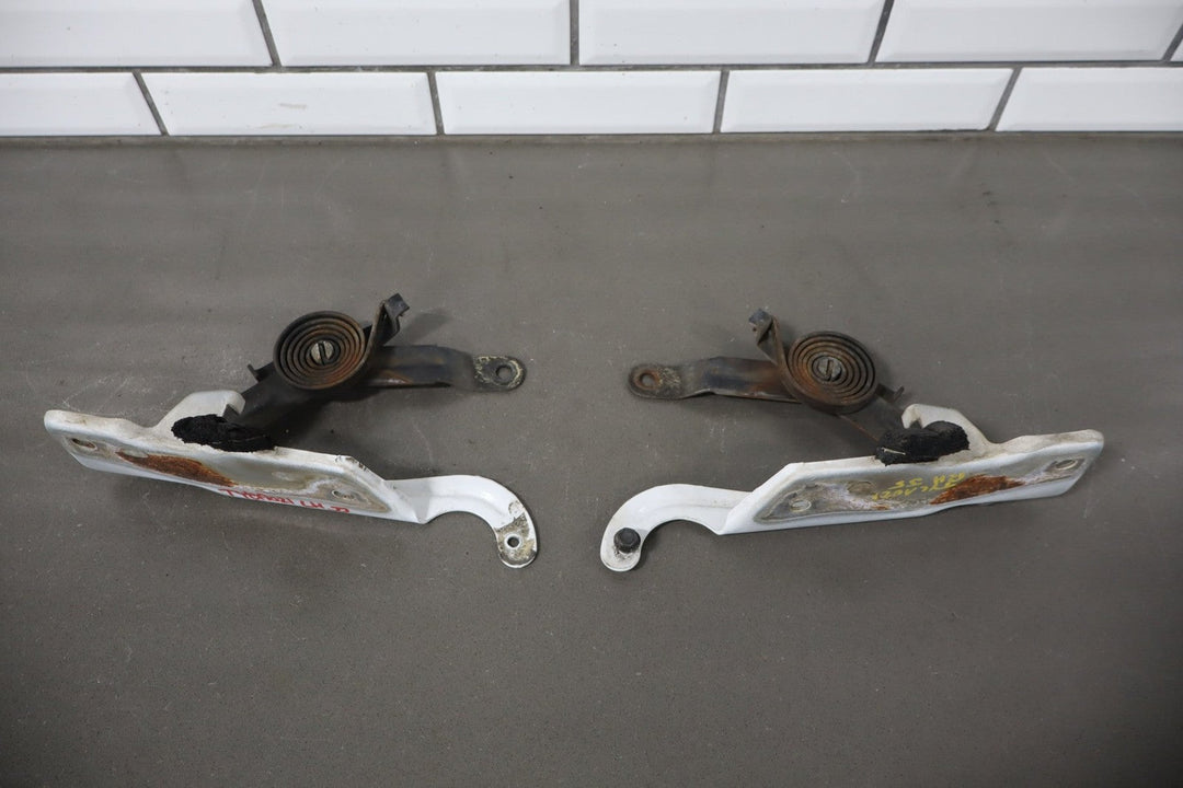 88 - 98 Chevy C/K Truck SUV OBS GMT400 Hood Hinges Left/Right White
