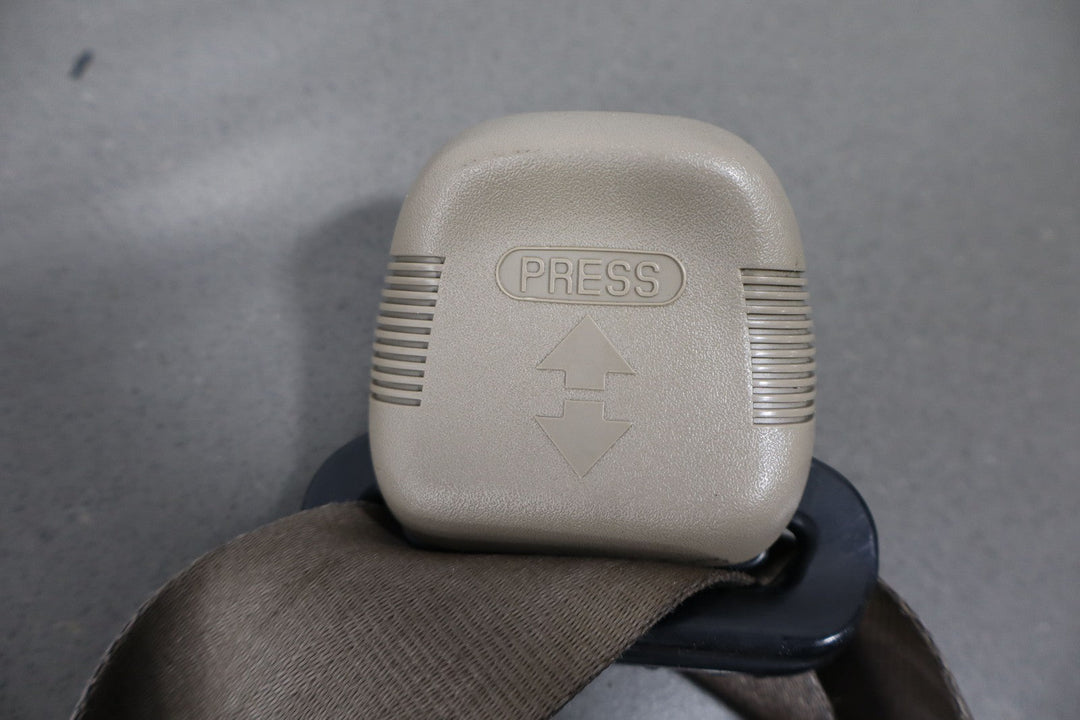 88 - 98 Chevy GMC C/K Truck Driver Left Front Seat Belt Retractor (Neutral)
