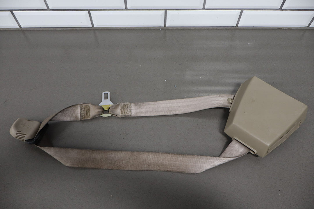 88 - 98 Chevy GMC C/K Truck Driver Left Front Seat Belt Retractor (Neutral)