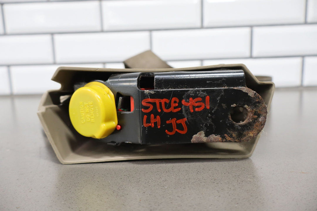 88 - 98 Chevy GMC C/K Truck Driver Left Front Seat Belt Retractor (Neutral)