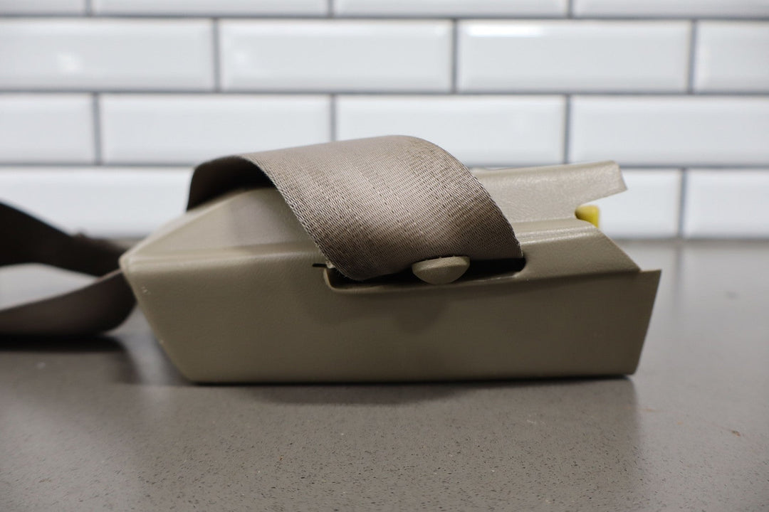 88 - 98 Chevy GMC C/K Truck Driver Left Front Seat Belt Retractor (Neutral)